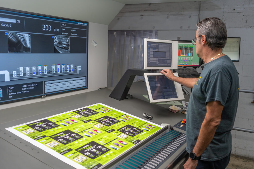 Sheetfed operator working at the press